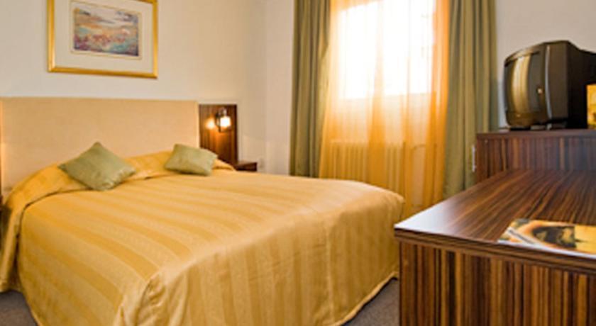 Hotel Rex Сигишоара Екстериор снимка